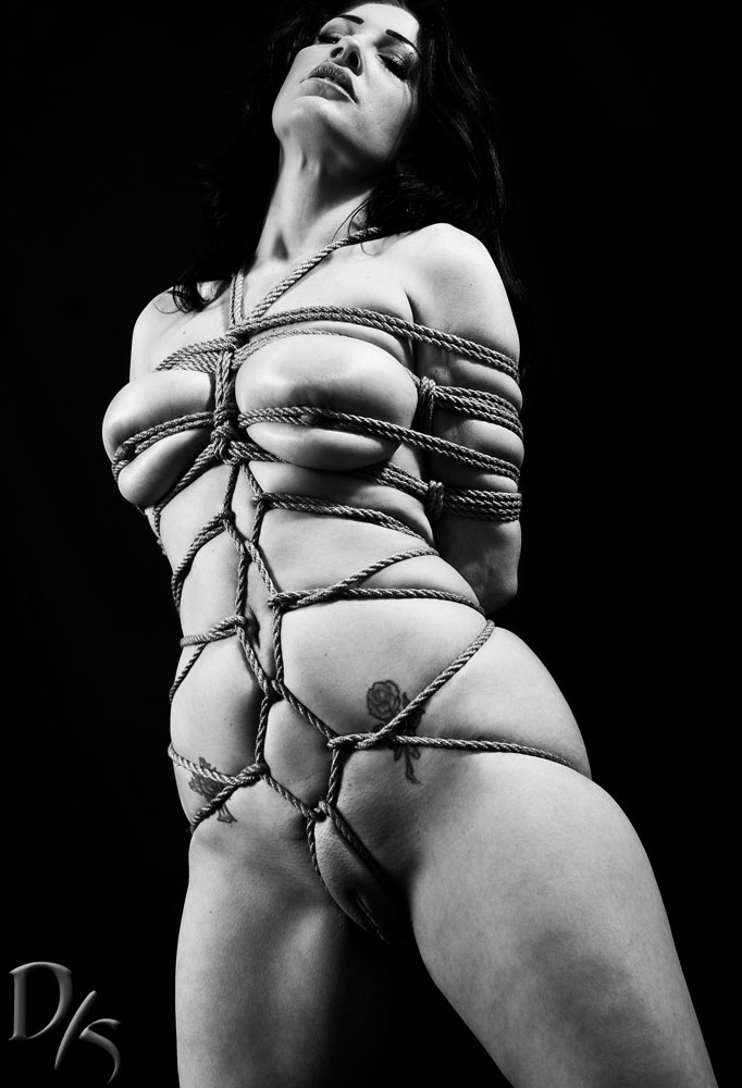 kymberly_jane_0019bw